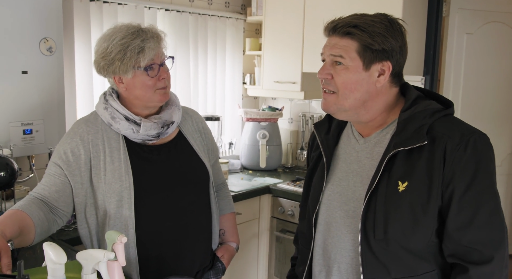 Geschrokken reacties om uitgeleefde woonboot in Uitstel van Executie